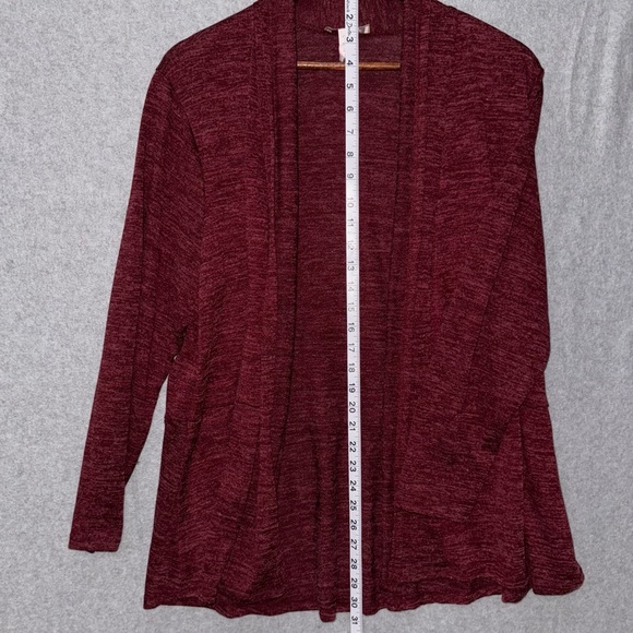 Burgundy Cardigan Sweater with Elegant Design - Picture 2 of 6